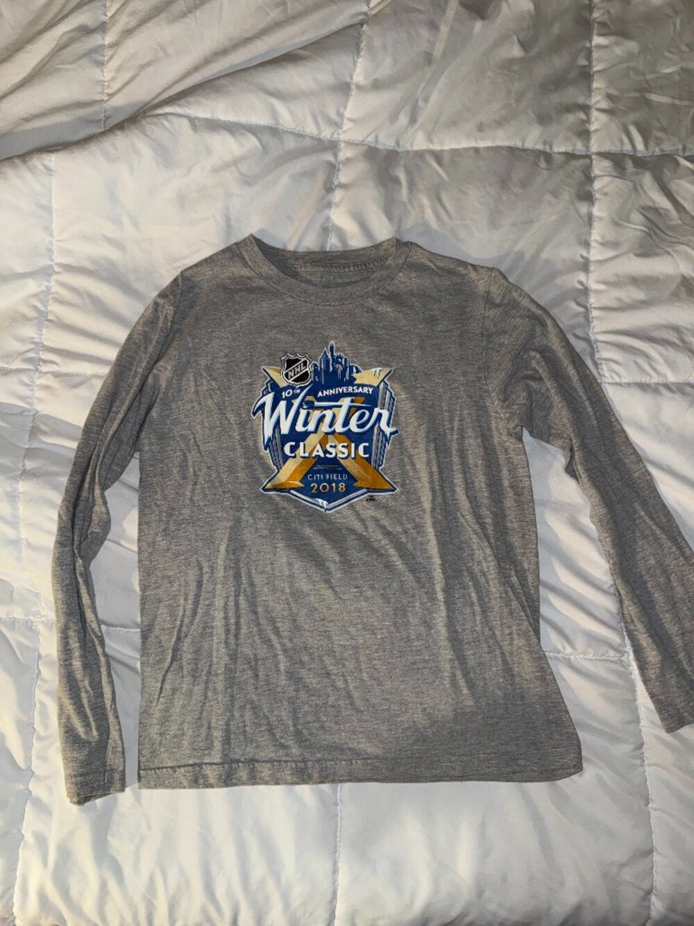 NHL Winter Classic 2018 Long Sleeve T-Shirt Youth Medium